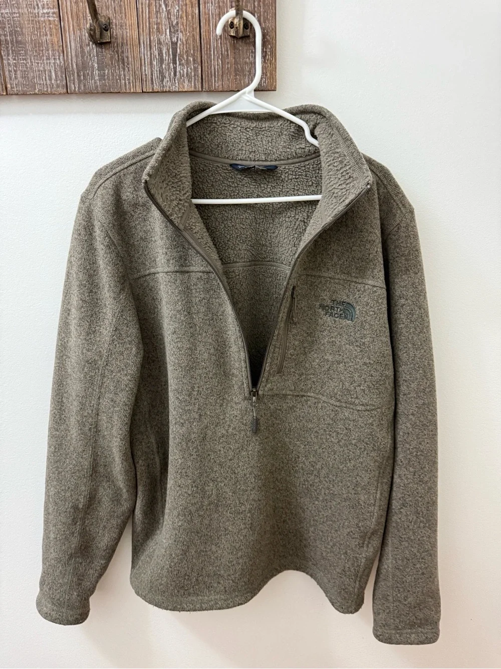 The North Face Men's Olive Green Half-Zip Fleece Pullover